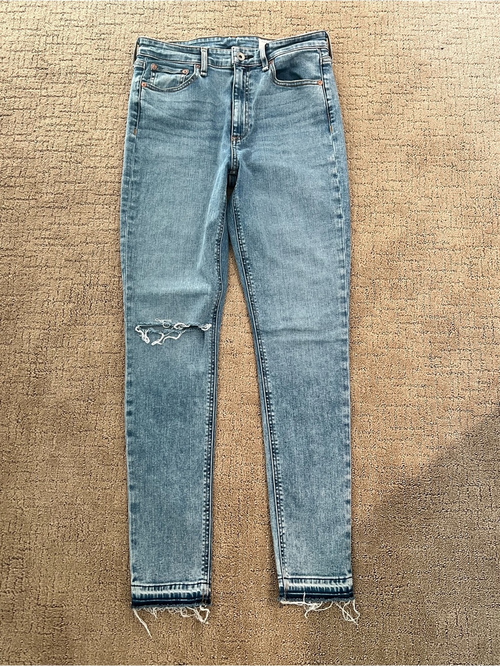 Rag & Bone Nina High-Rise Light Blue Skinny Jeans with Distressed Knee